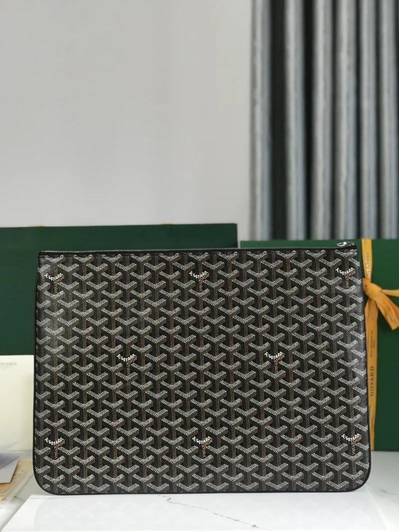 Goyard Black Clutch Bag 81