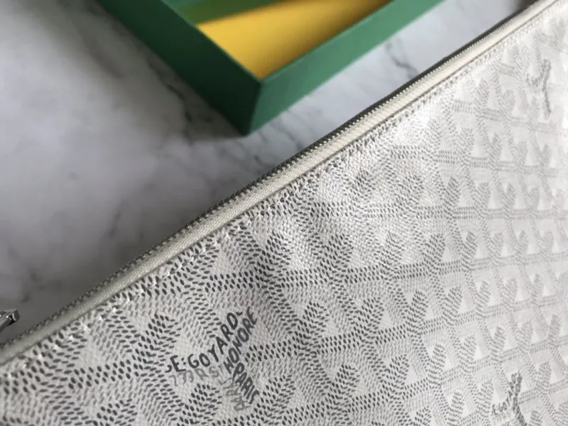 Goyard White Zip Clutch Bag - Image 4