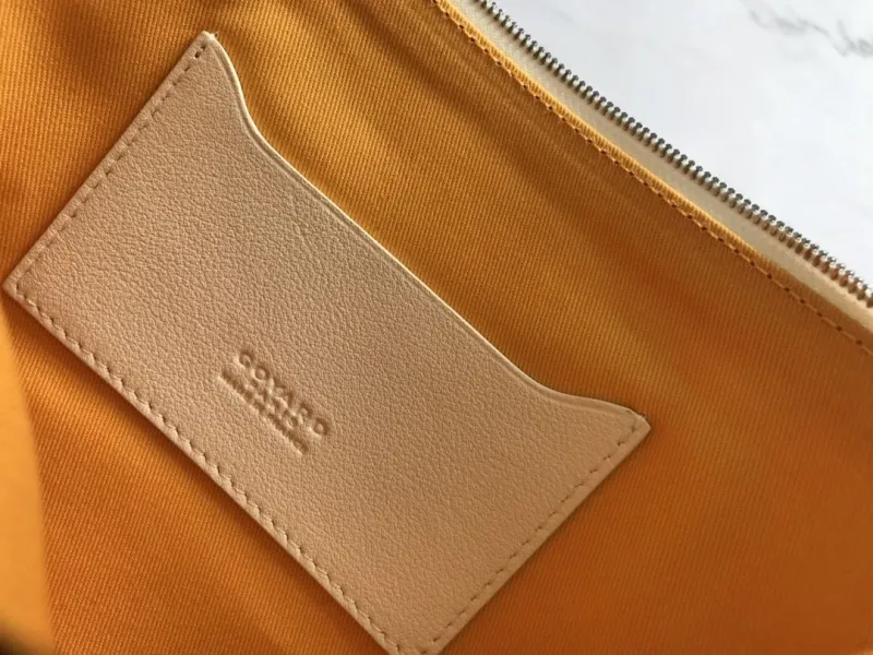 Goyard White Zip Clutch Bag - Image 6
