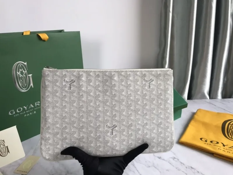 Goyard White Zip Clutch Bag - Image 8