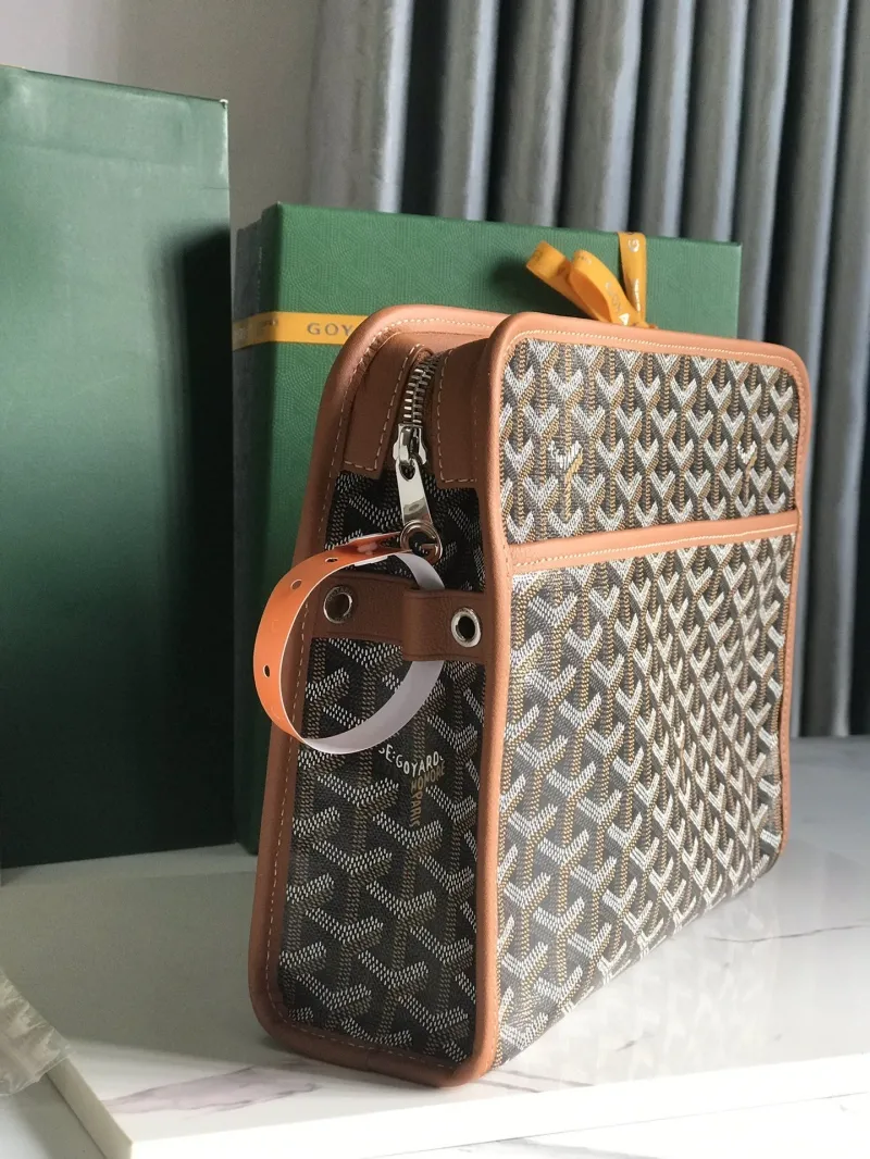 Goyard Black and Tan Clutch Bag - Image 4