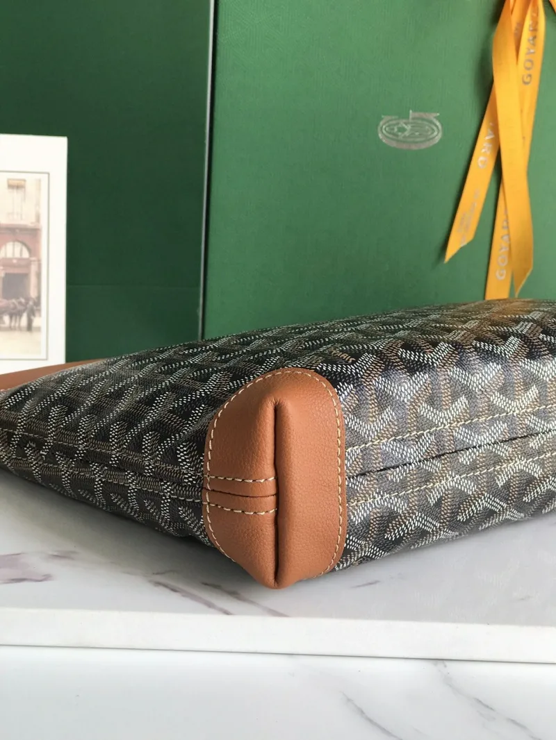 Goyard Black and Tan Clutch Bag - Image 7