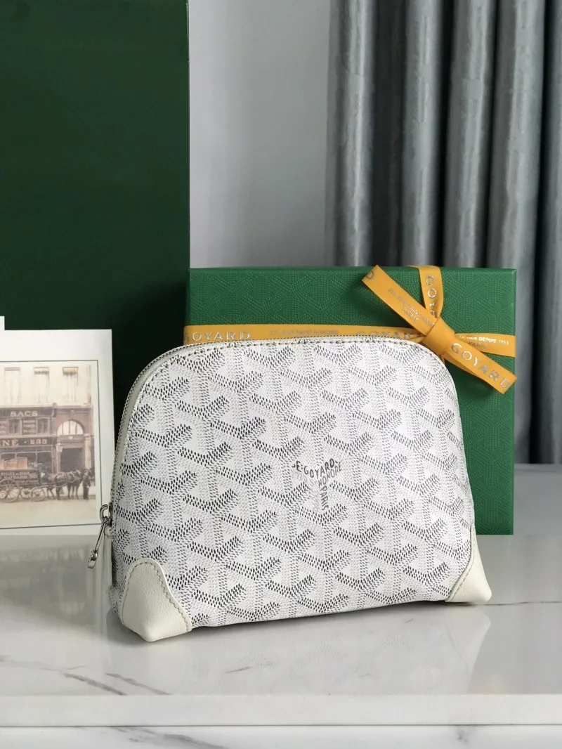 Alternative view of Goyard White Clutch Bag Model 230