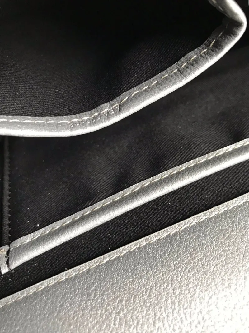 Goyard Silver Crossbody Satchel Bag - Image 9