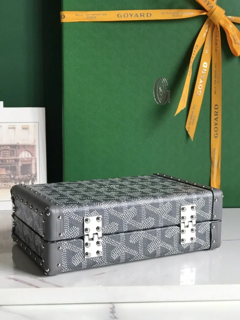 Goyard Gray Crossbody Box Bag - Image 6