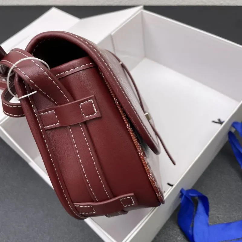 Goyard Burgundy Saddle Crossbody Bag 22cm - Image 5