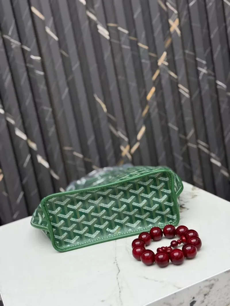 Goyard Green Tote Bag with Small Pouch No.9 - Image 4