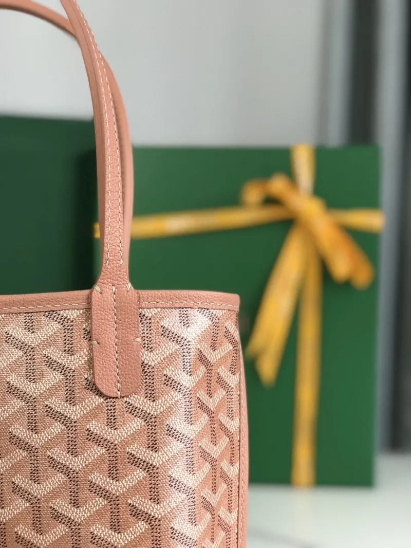 Goyard Pink Tote Bag with Small Pouch - Image 8