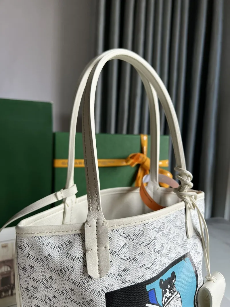 Goyard White Shopping Tote Bag with Pouch - Image 3