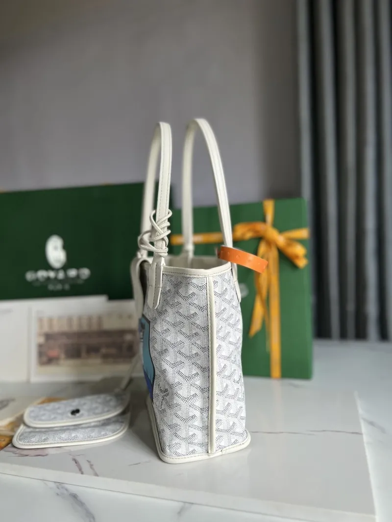 Goyard White Shopping Tote Bag with Pouch - Image 4