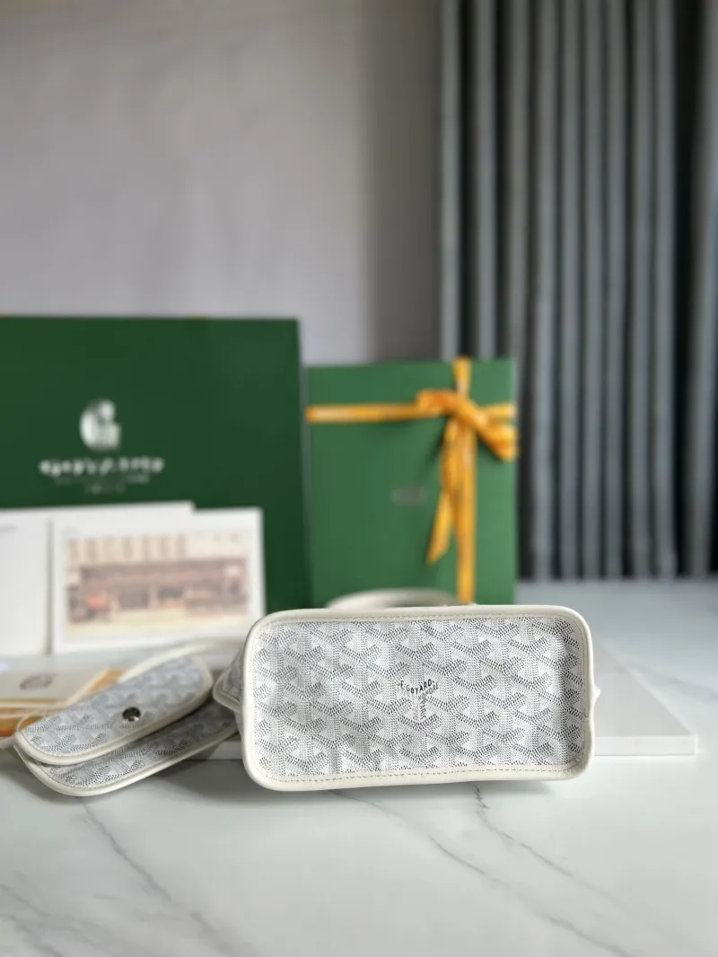 Goyard White Shopping Tote Bag with Pouch - Image 5