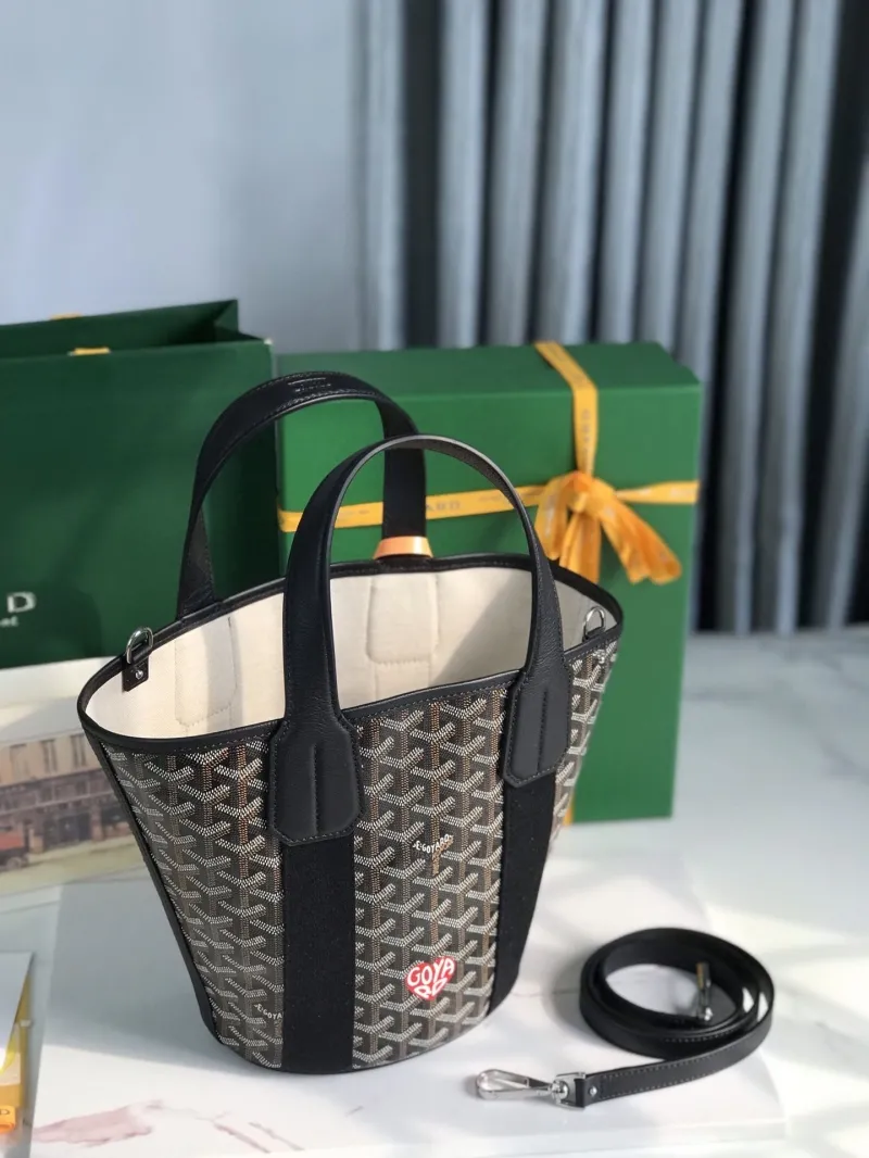 Goyard Black Bucket Handbag with Shoulder Strap - Image 6