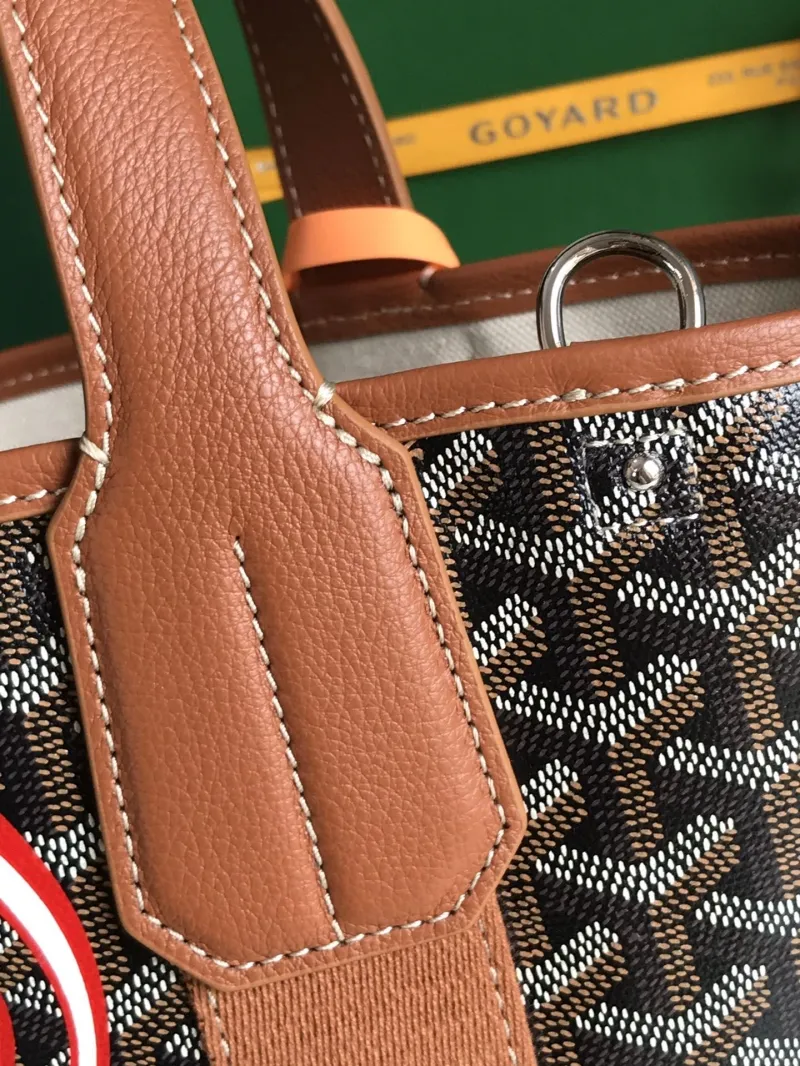Goyard Black Tan Bucket Handbag with Shoulder Strap - Image 6