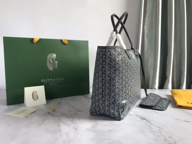 Goyard Gray Tote Bag with Pouch - Image 3