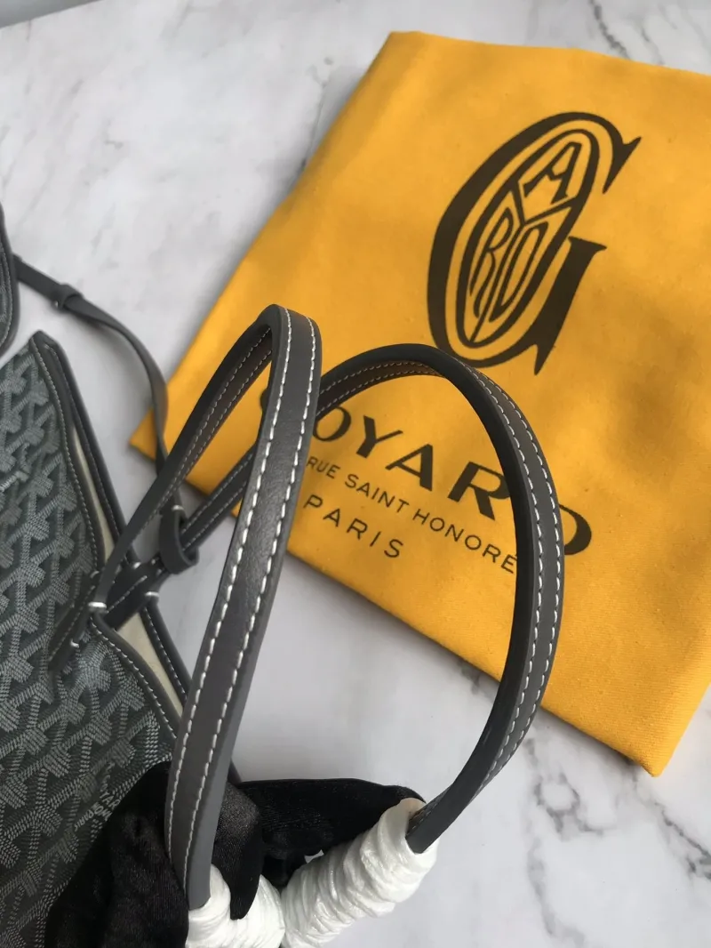 Goyard Gray Tote Bag with Pouch - Image 6