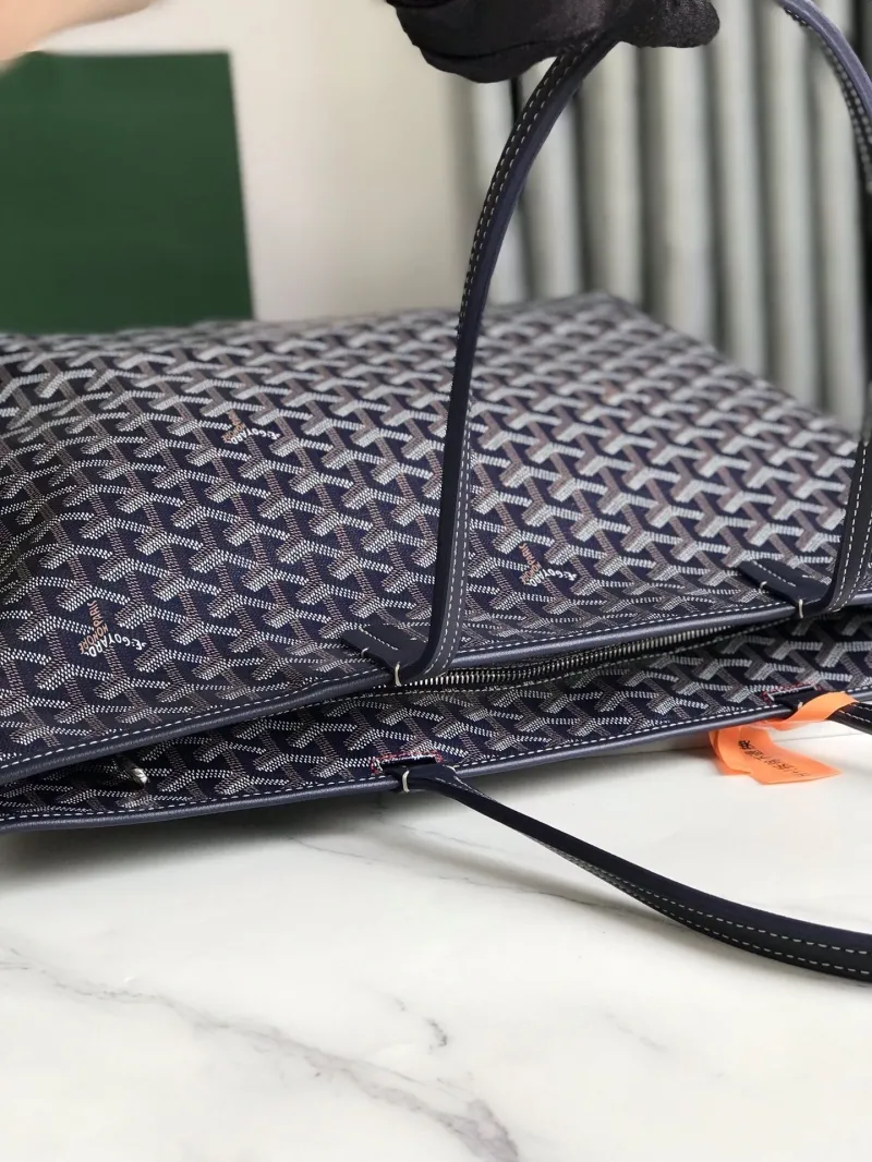 Goyard Navy Tote Bag for Shopping - Image 4