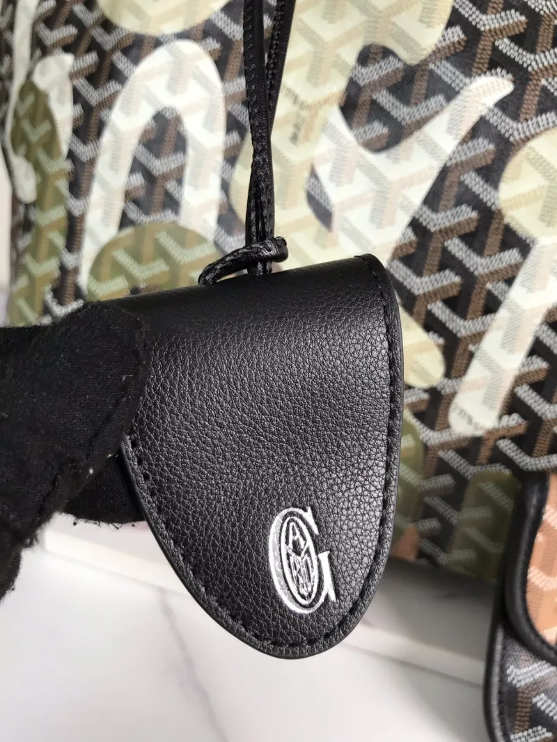 Goyard Camouflage Tote Bag with Small Pouch - Image 3