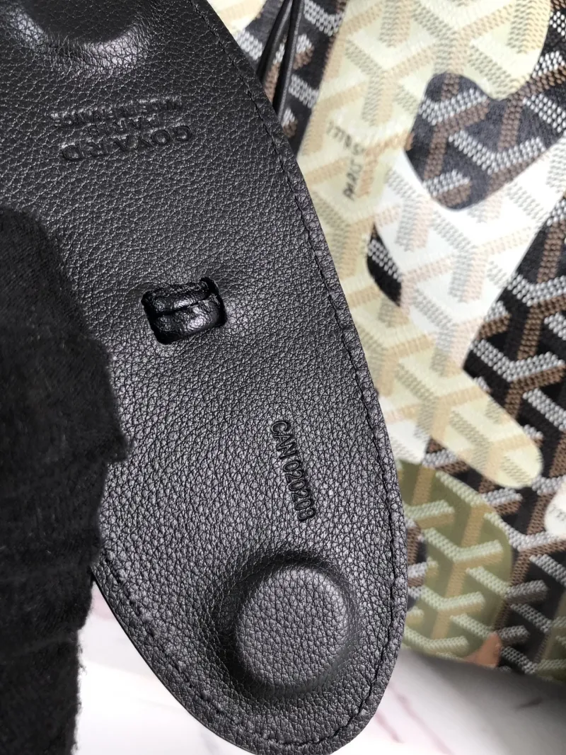 Goyard Camouflage Tote Bag with Small Pouch - Image 4