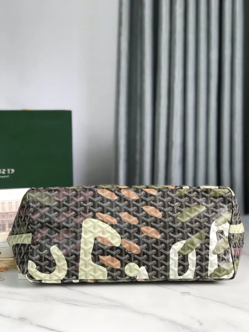 Goyard Camouflage Tote Bag with Small Pouch - Image 6