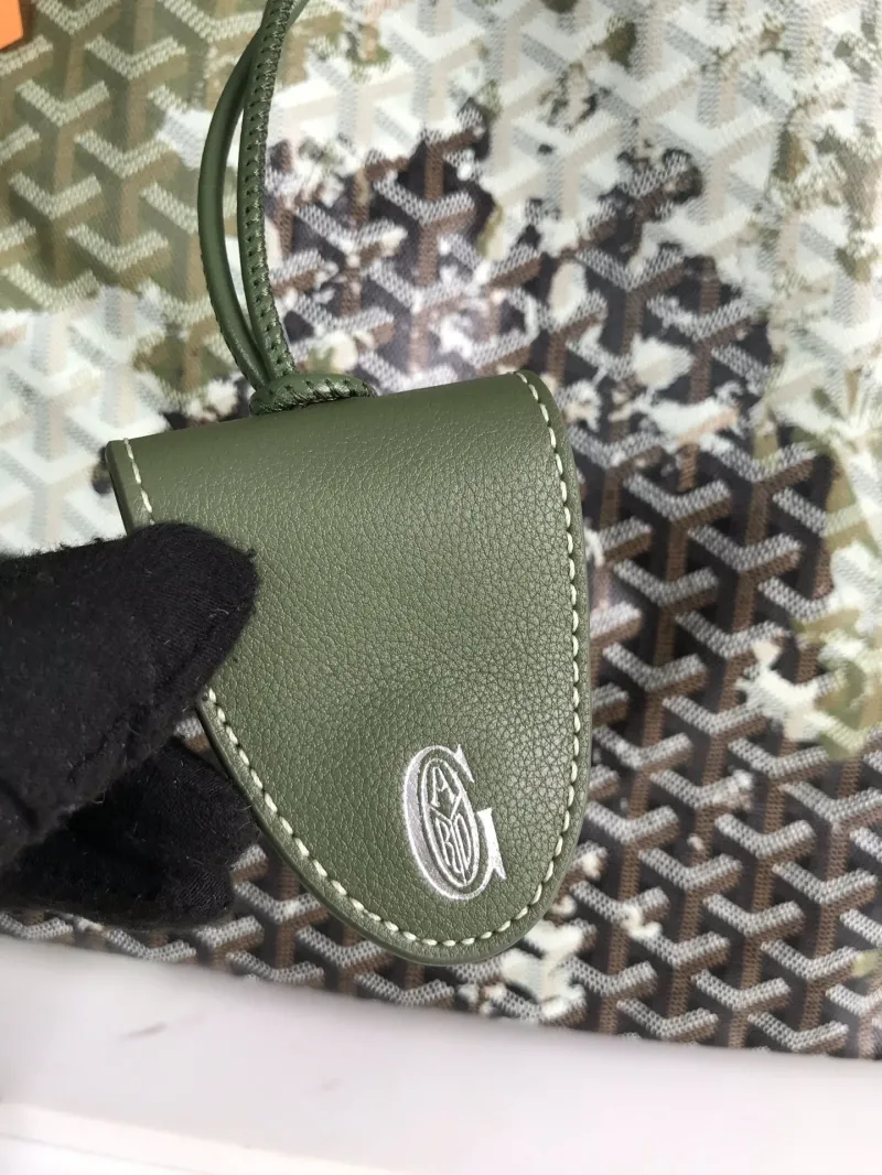 Goyard Green Shopping Tote Bag with Pouch - Image 5