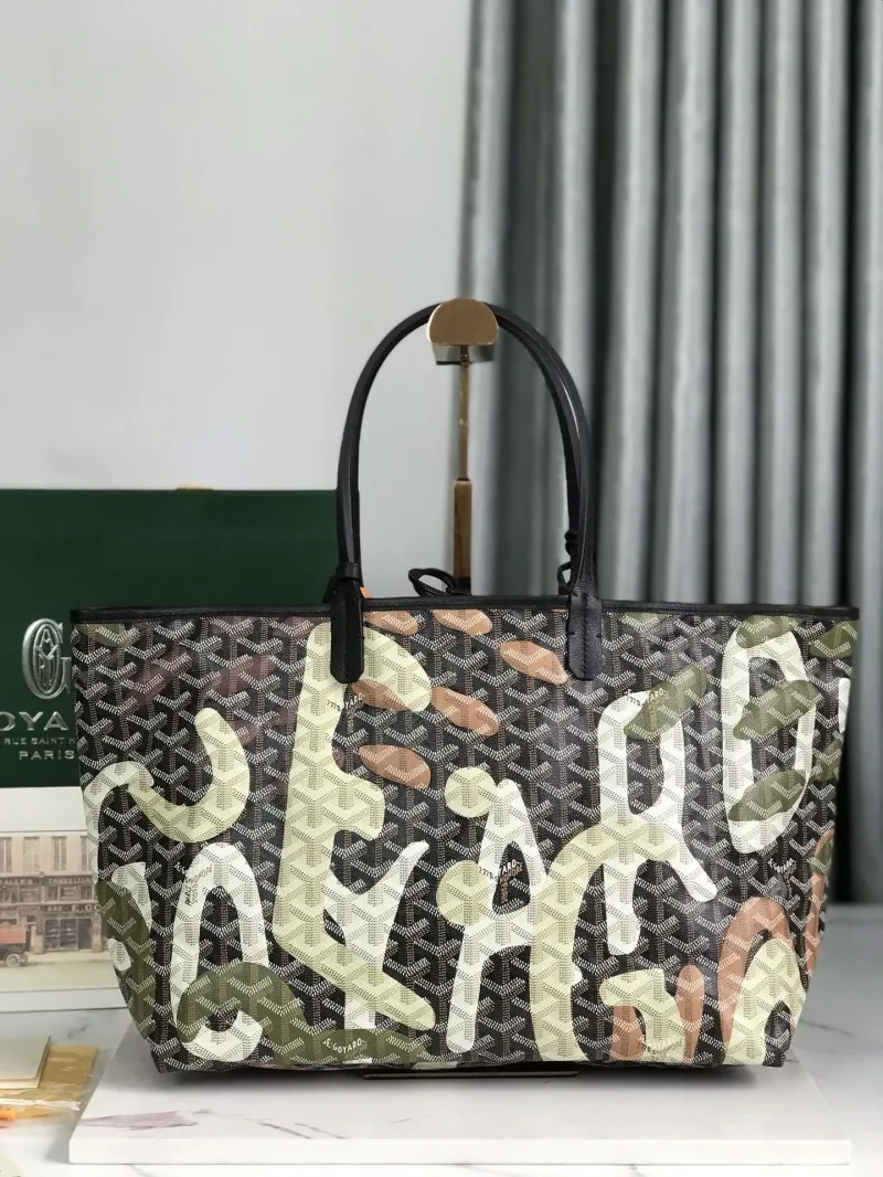 Goyard Camouflage Tote Bag with Small Pouch - Image 4