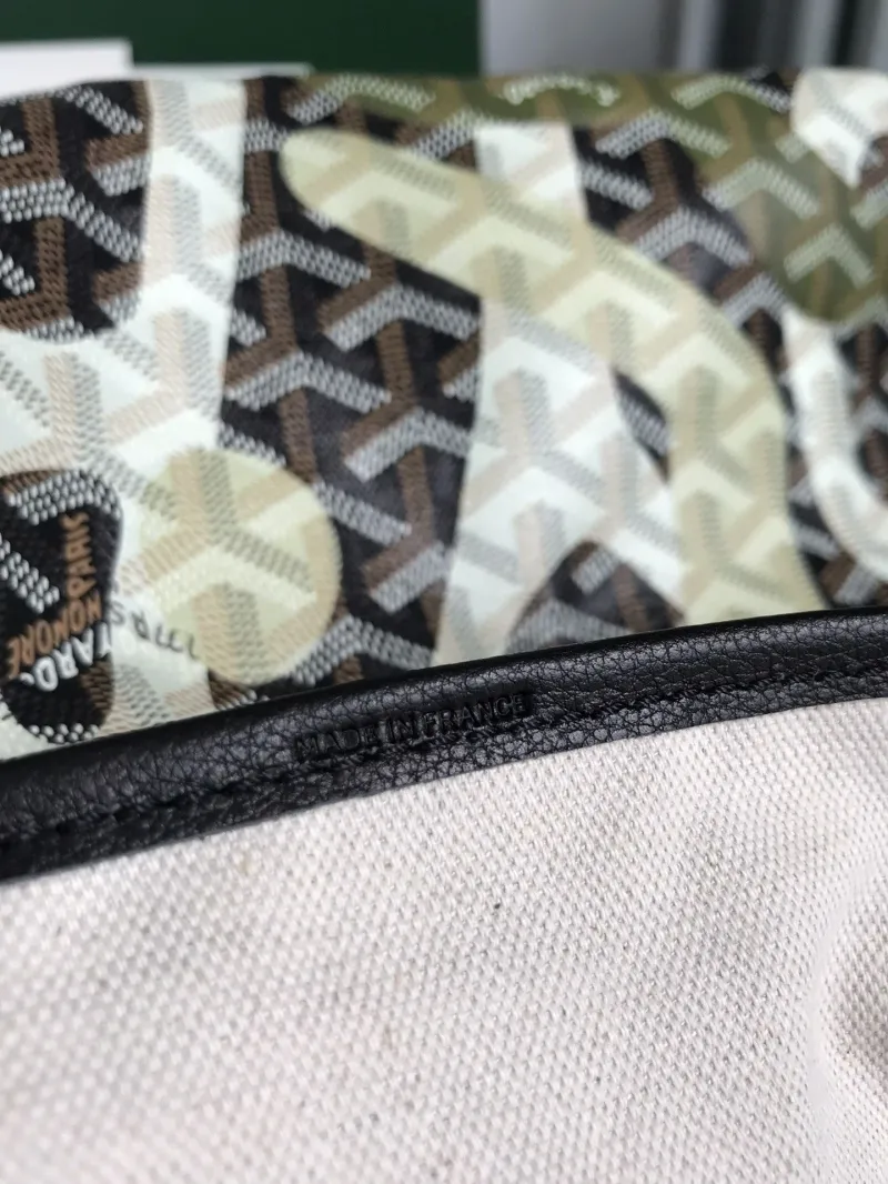 Goyard Camouflage Tote Bag with Small Pouch - Image 7