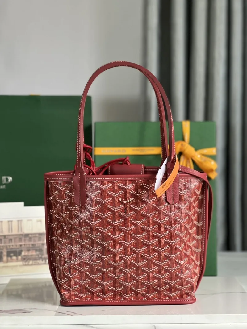 Goyard Red Shopping Tote Bag with Small Pouch - Image 5