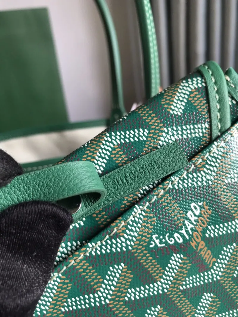Goyard Green Tote Bag with Pouch - Image 8