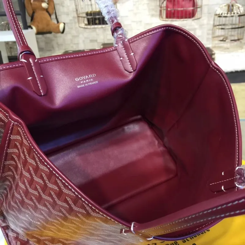 Goyard Burgundy Tote Bag with Pouch - Image 9