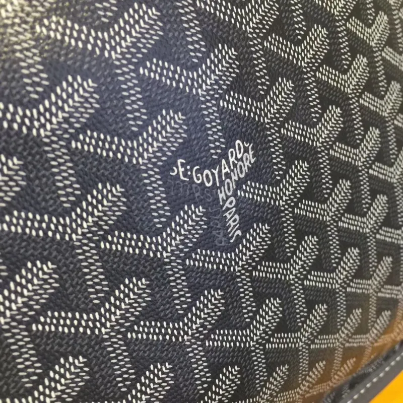 Goyard Gray Tote Bag with Pouch - Image 7