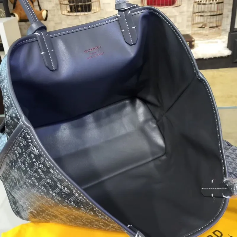 Goyard Gray Tote Bag with Pouch - Image 9