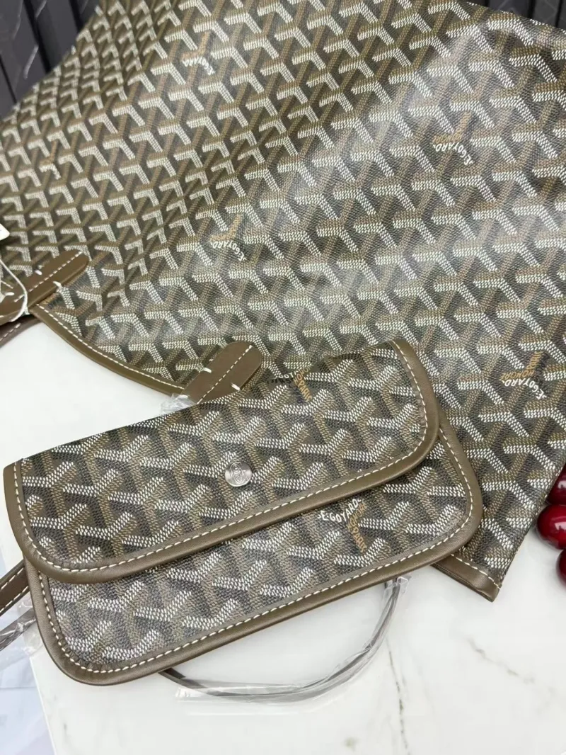 Goyard 388 Olive Tote Bag with Pouch - Image 4