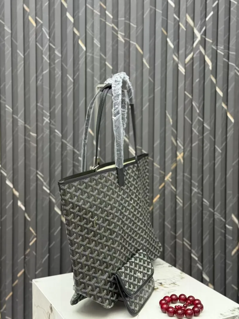 Goyard Black Tote Bag with Small Pouch - Image 3