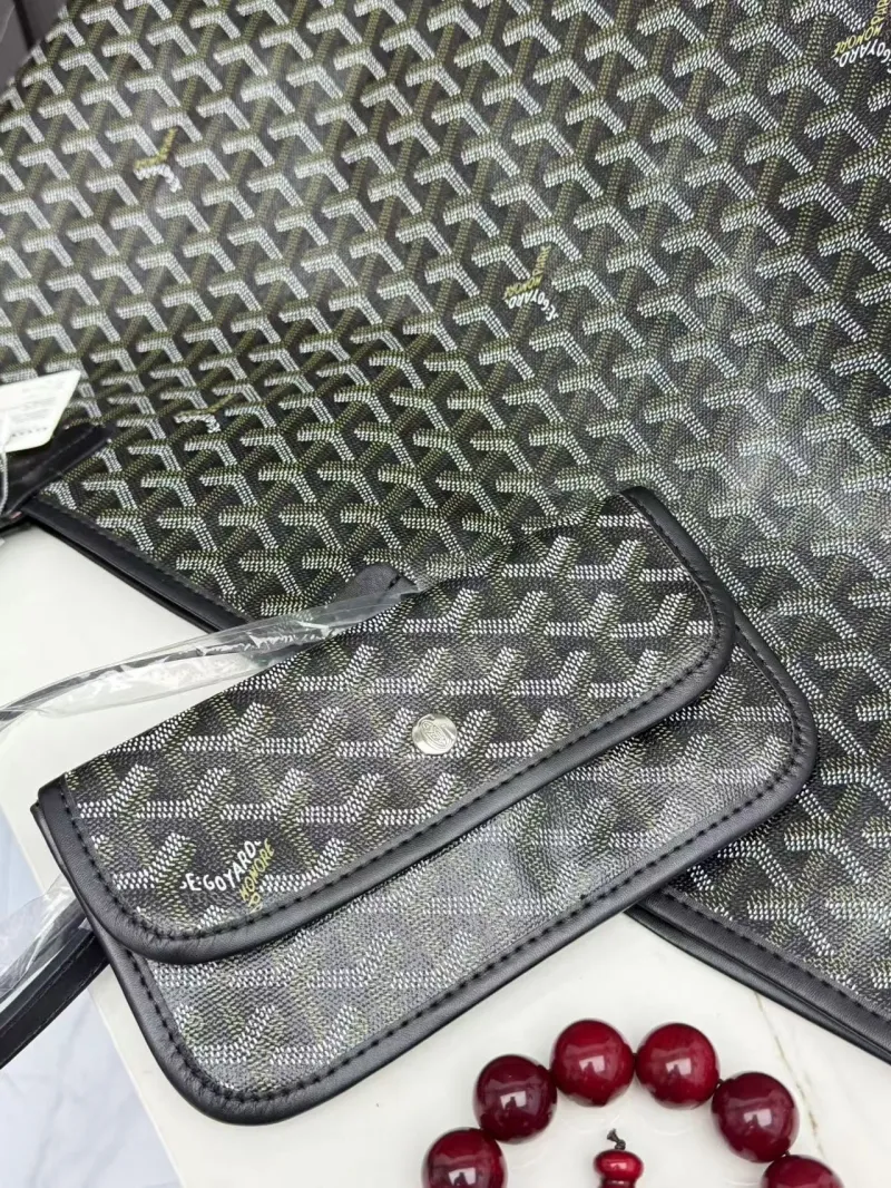 Goyard Black Tote Bag with Small Pouch - Image 5