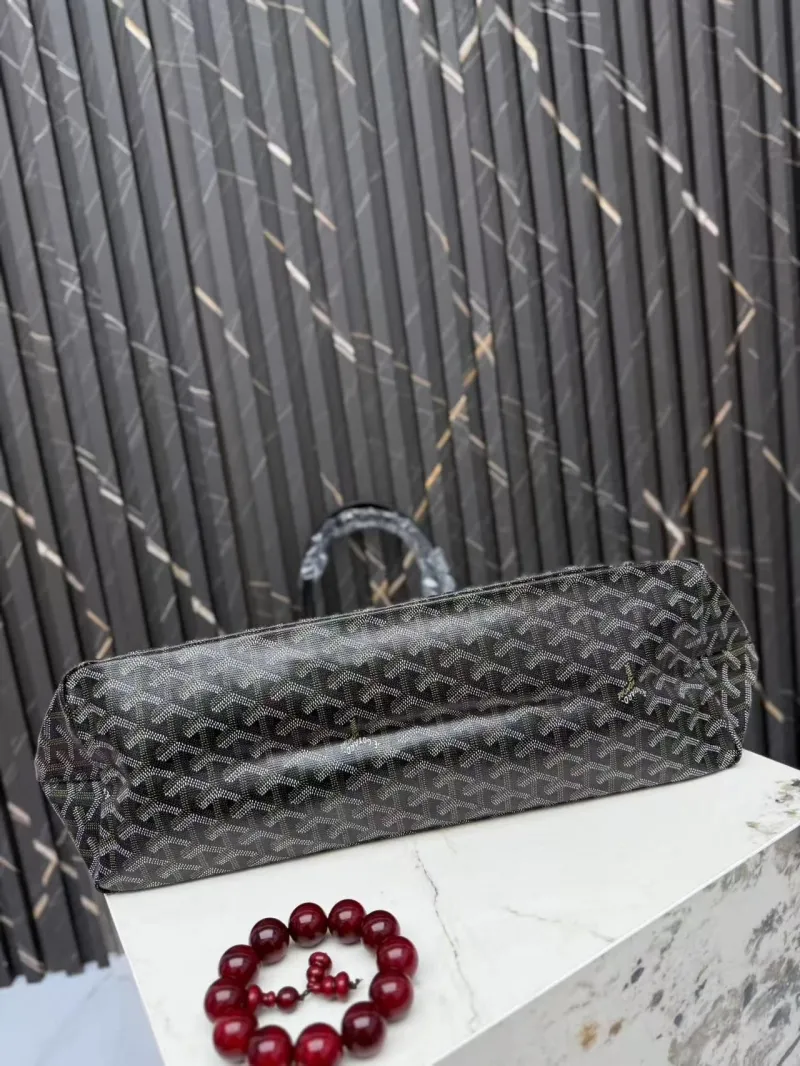 Goyard Black Tote Bag with Small Pouch - Image 9