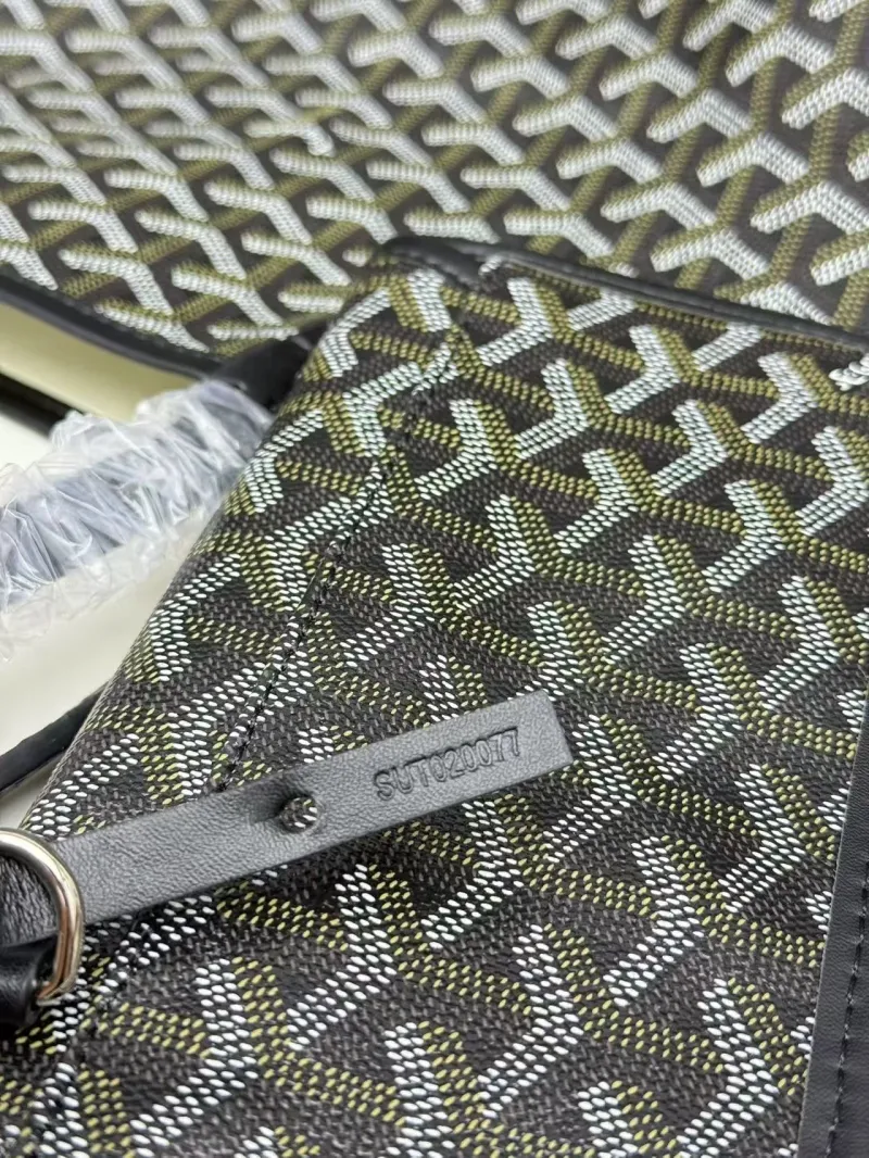Goyard Black Tote Shopping Bag with Pouch - Image 7