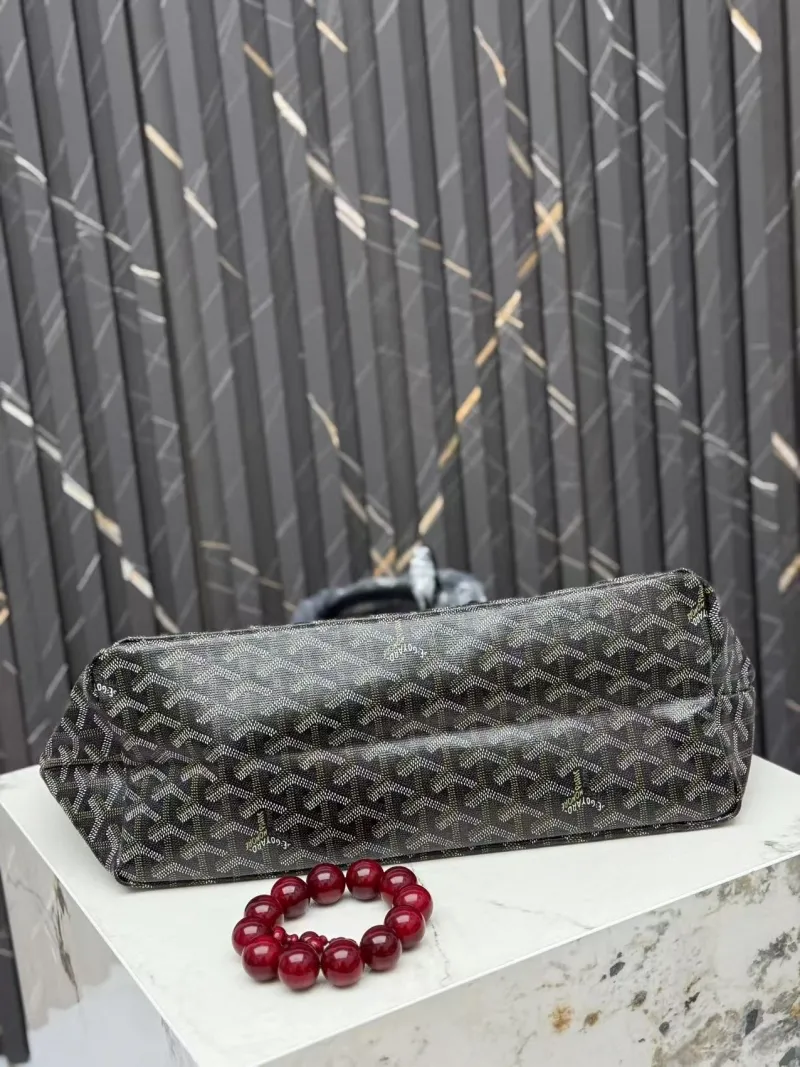 Goyard Black Tote Shopping Bag with Pouch - Image 9