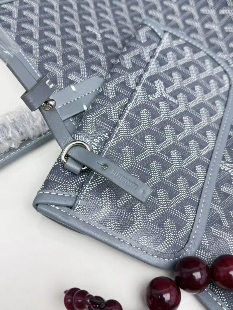 Goyard Light Blue Tote Bag with Pouch - Image 7