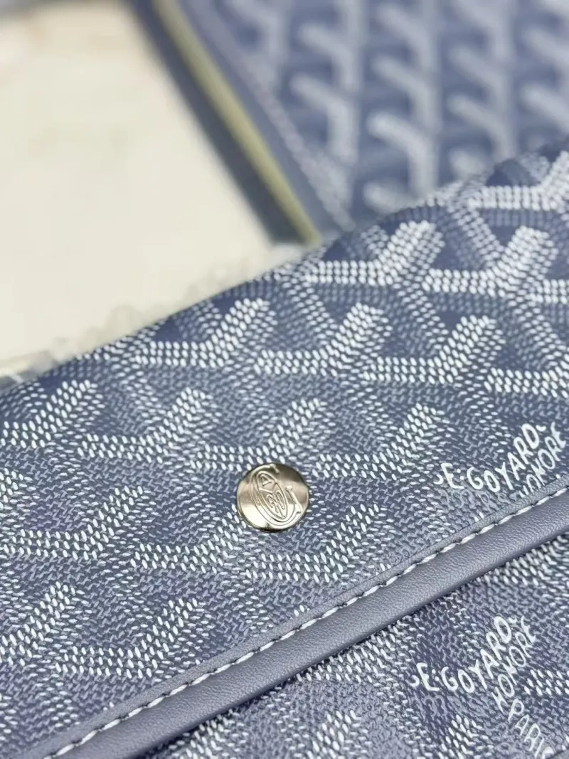 Goyard Gray Tote Bag with Pouch - Image 6