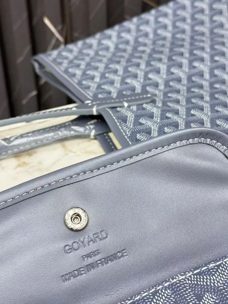 Goyard Gray Tote Bag with Pouch - Image 8