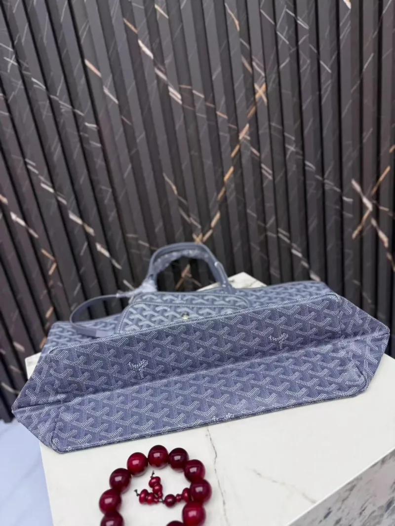Goyard Gray Tote Bag with Pouch - Image 11
