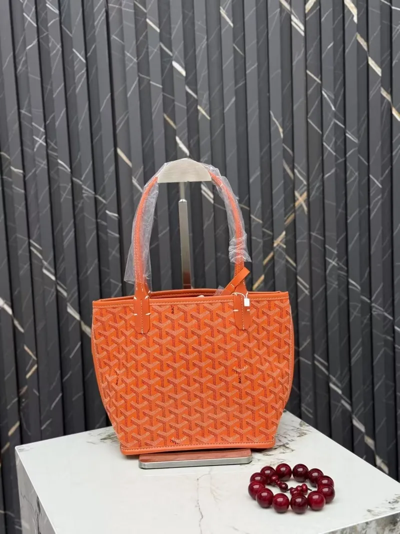 Alternative view of Goyard Orange Tote Bag with Pouch 401