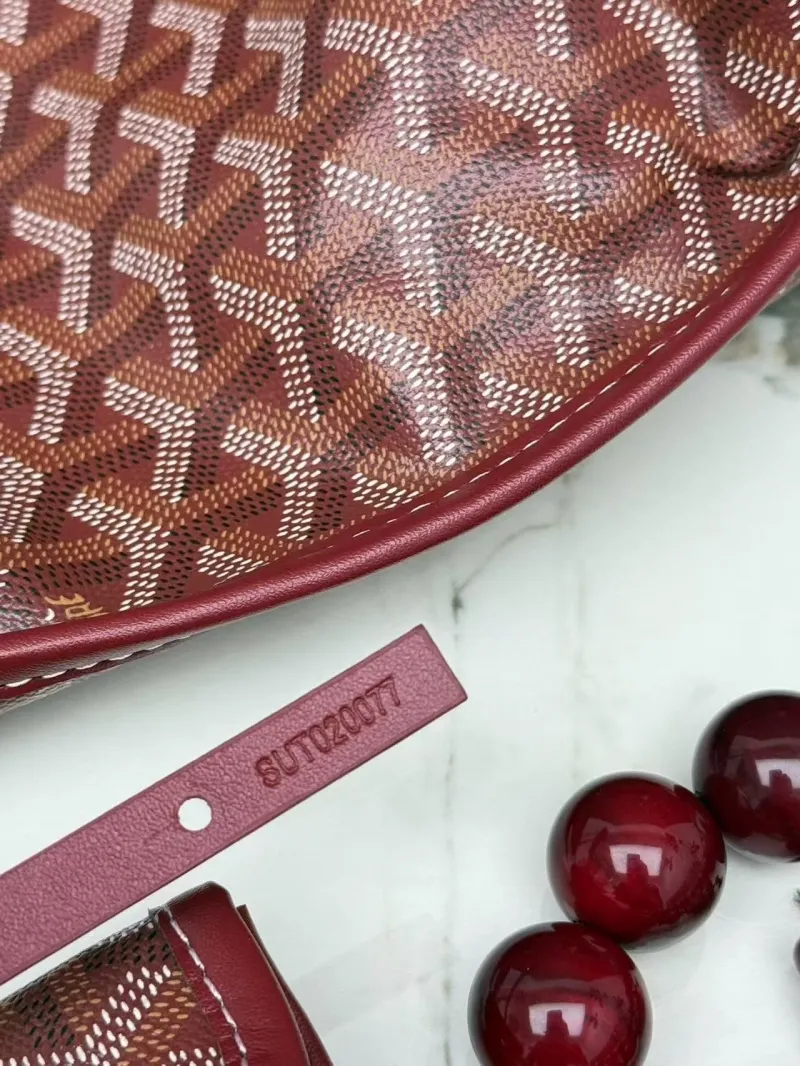 Goyard Red Tote Bag with Mini Pouch - Image 8
