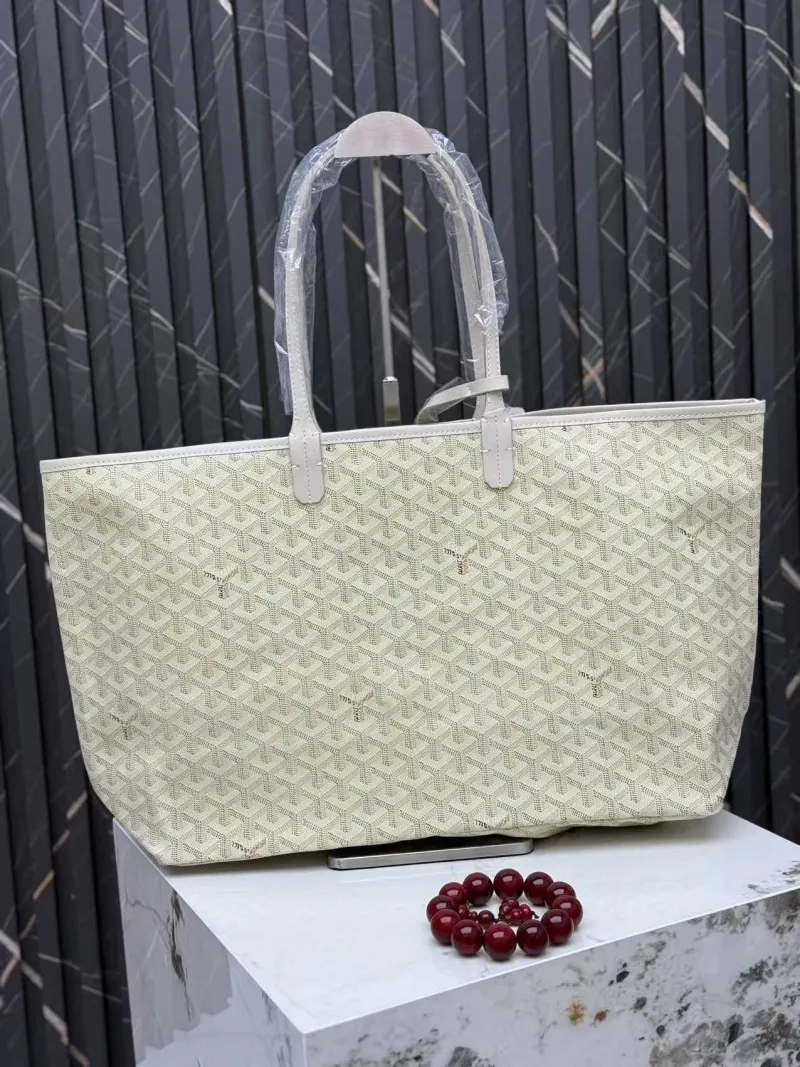 Alternative view of Goyard Cream Tote Bag with Pouch 411