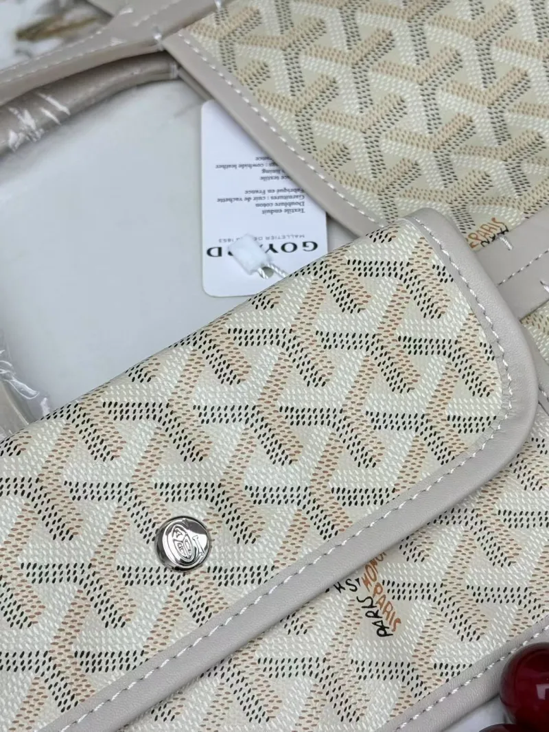 Goyard Cream Tote Bag with Pouch 411 - Image 7