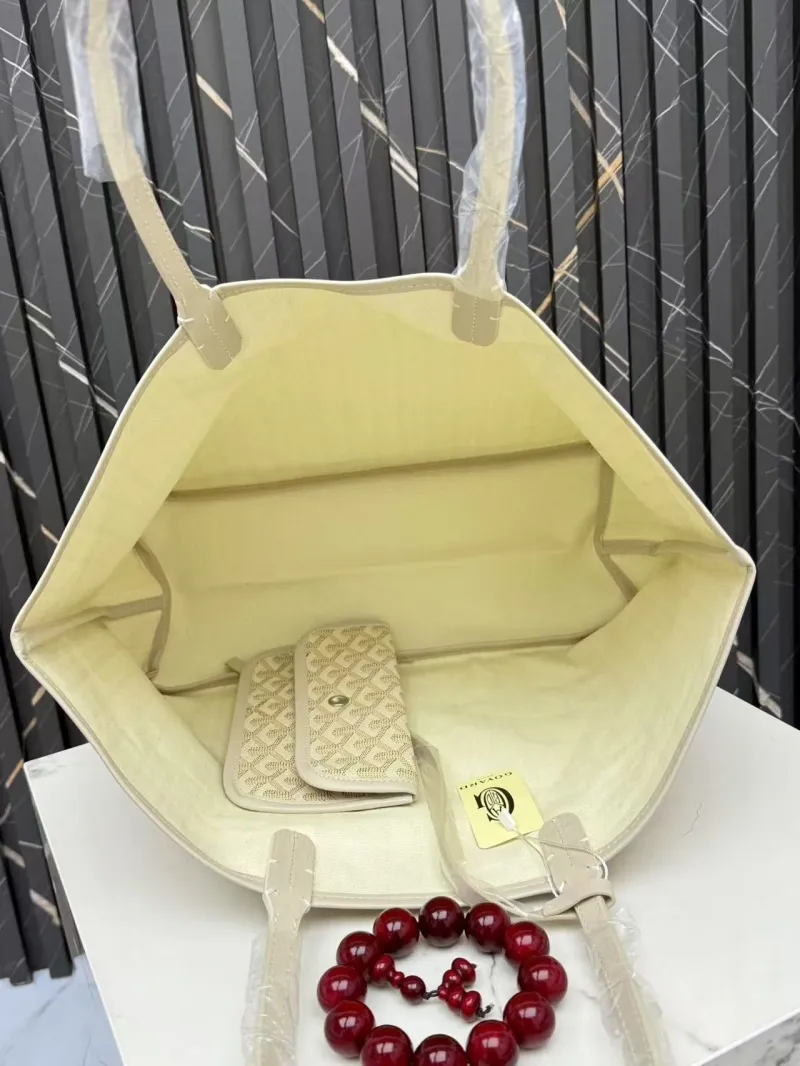 Goyard Beige Tote Shopping Bag with Pouch - Image 5
