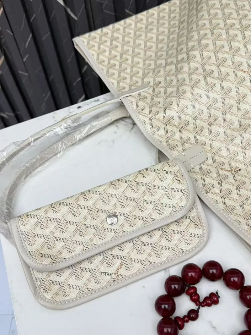 Goyard Beige Tote Shopping Bag with Pouch - Image 6