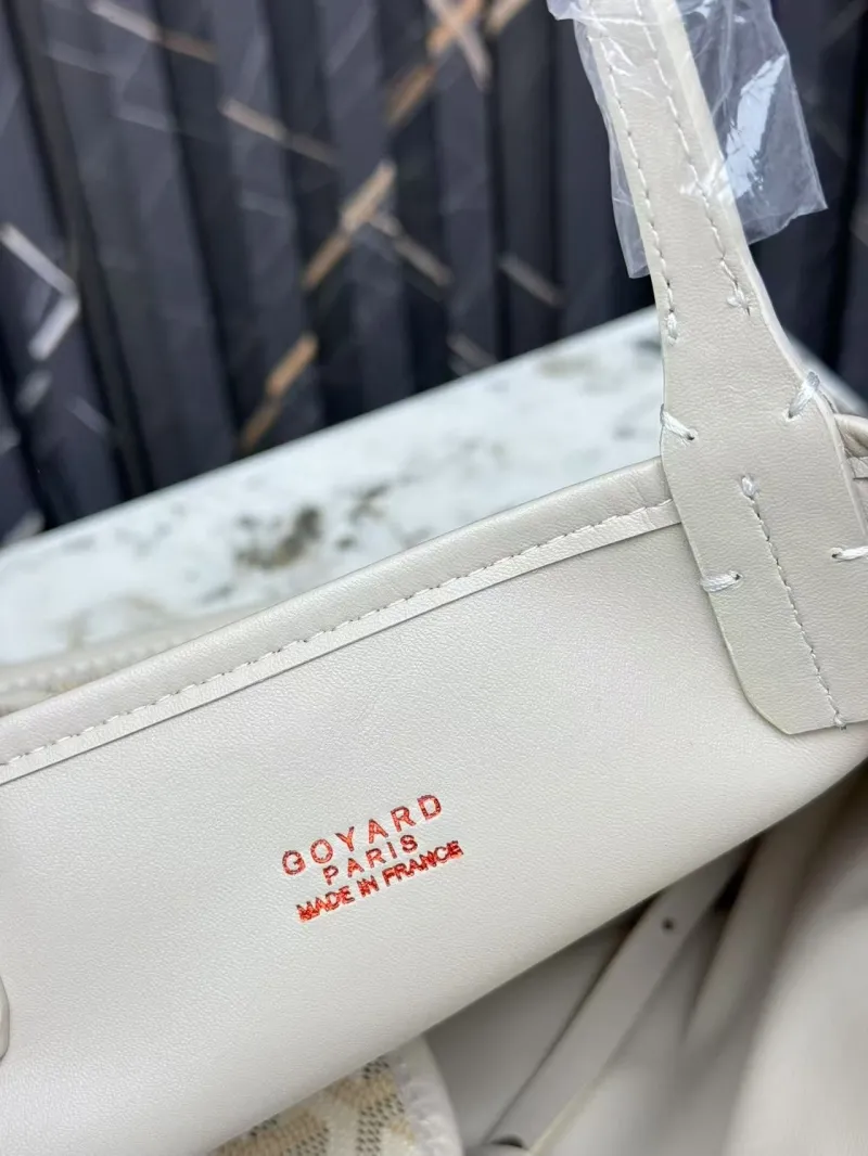 Goyard Beige Tote Bag with Small Pouch - Image 6