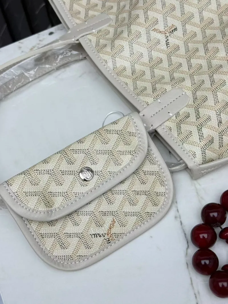 Goyard Beige Tote Bag with Small Pouch - Image 7
