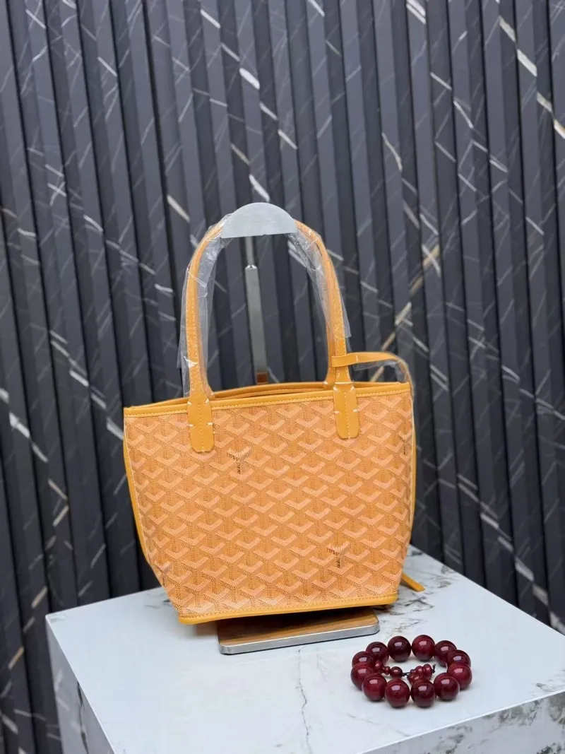 Alternative view of Goyard Orange Tote Bag 415